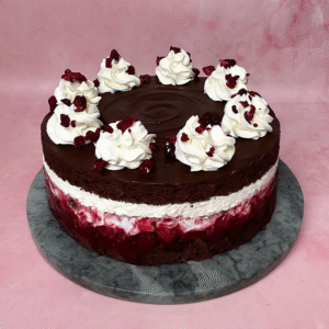 Świąteczna wuzetka czekoladowa z wiśniami