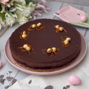 Wielkanocny wegański jagielnik czekoladowy z porzeczkami